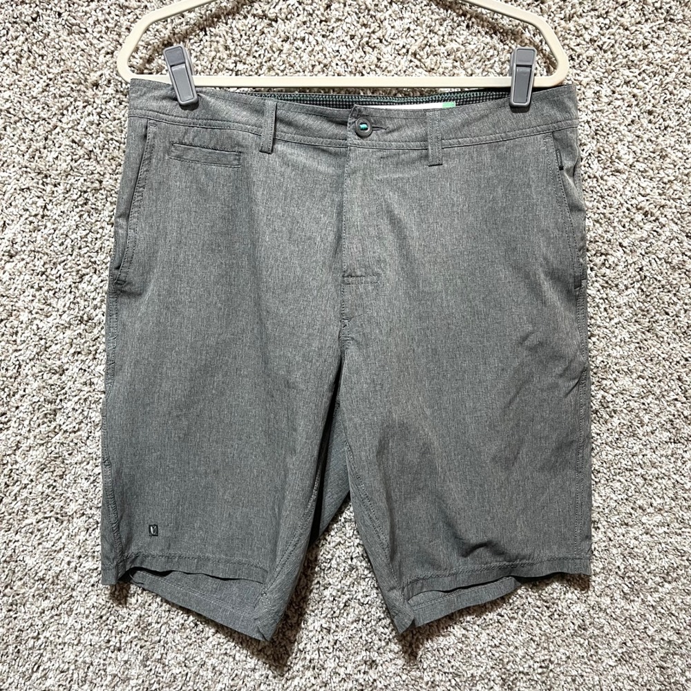Linksoul Shorts Men's 33 Gray Boardwalker Stretch Performance Golf Hybrid